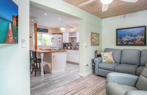 Little Venice House | Little Venice Family Affair 2 bedroom 1 bath One B