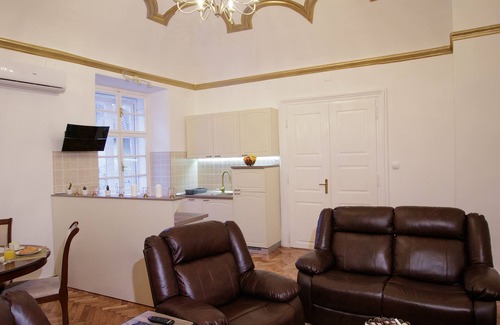 Varazdin Apartment | Little Vienna Gold Apartment