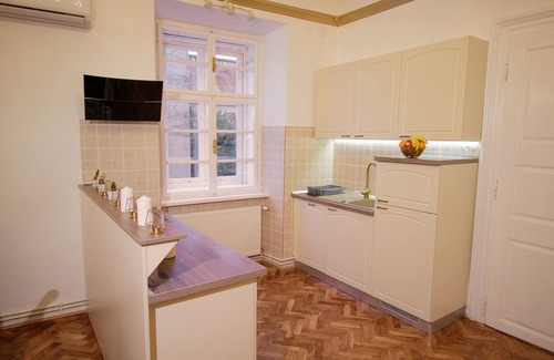 Varazdin Apartment | Little Vienna Gold Apartment