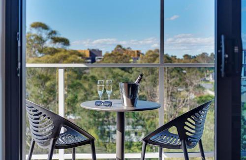 Kingswood Hotel | Littomore Suites Kingswood