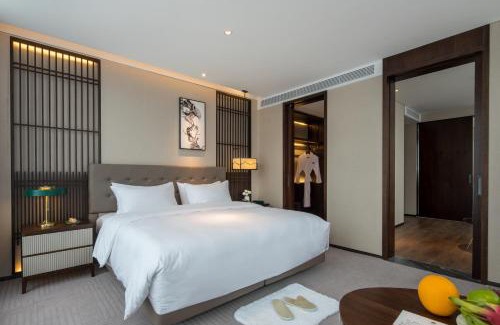 Chengzhong District Hotel | LiuZhou Imperial Dragon Bay Purejoy Hotel