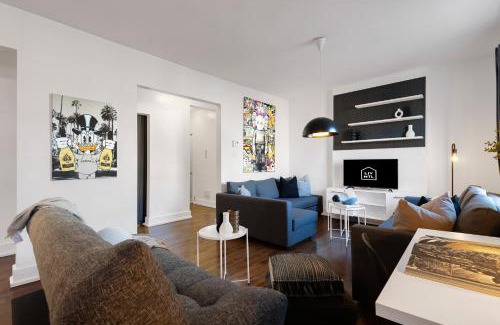 Plateau Mont Royal Apartment | LiV MTL Chic