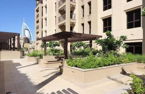 Al Sufouh 1 Apartment | Livbnb - Bright Serene 1B Retreat with Pool View