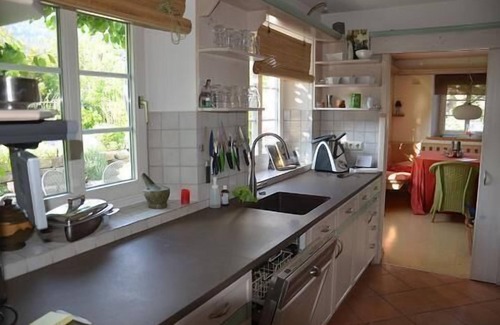 Antwort House | Live in style in the child-friendly 'Künstlerhaus' in an idyllic location.
