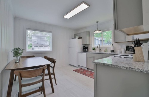 North Chattanooga Apartment | Live Like a Local | North Chattanooga Stay (left unit)