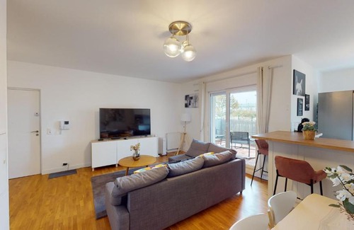 Saint-Denis Apartment | Live Like a Local Stylish 2BR with Balcony & Parking