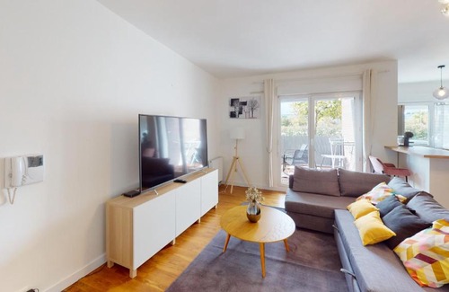 Saint-Denis Apartment | Live Like a Local Stylish 2BR with Balcony & Parking