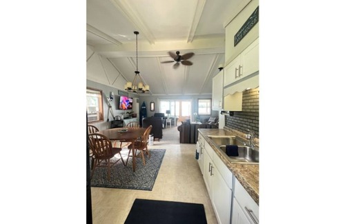 Howe Cottage | Live & Love Life on the Lake at Sunset Cottage!
