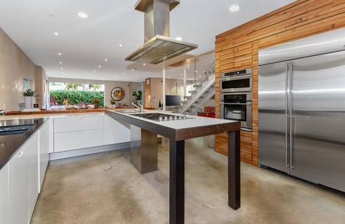 Wilshire Montana House | "Live the life" in Gorgeous Modern Luxury 5 Bd in Santa Monica, Walk to ALL!
