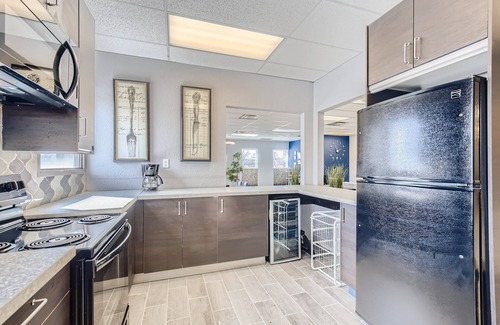 Rosedale Condo | Live/Work Close - Spacious 1 Bdrm, + EV charging, South of Downtown Denver