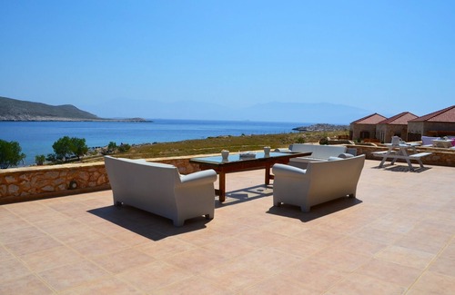 Halki Villa | Live Your Dream in This Amazing Two Floor boutique Beach Villa