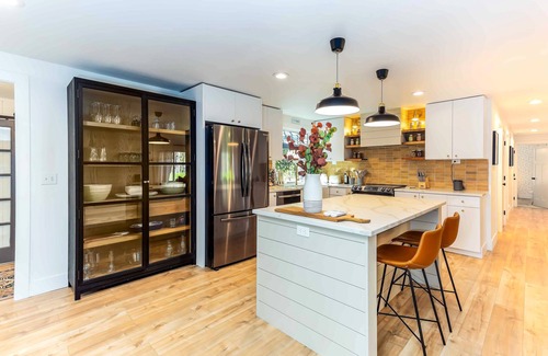 Three Rivers House | LIVE76 - Modern Sunriver Getaway, Huge, Private Yard