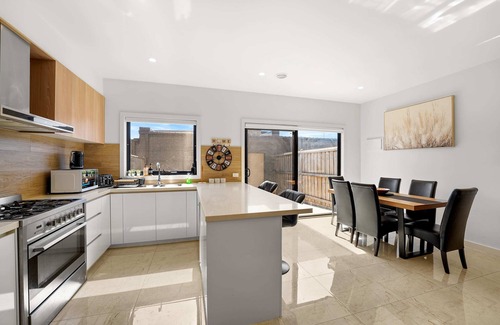 Clyde North House | Lively Living in Clyde North