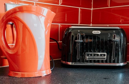 Anfield House | Liverpool, Anfield 3 Bed Home, Parking & Wifi - Pass the Keys