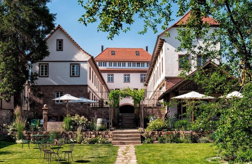Lahr Apartment | Living in an old cigar factory - freshly renovated and modernized