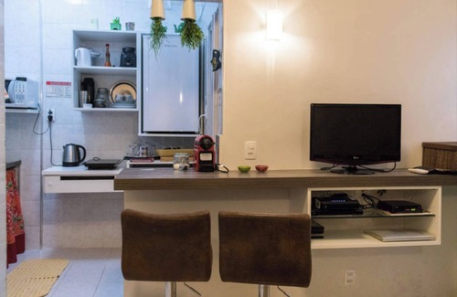 Ponta da Praia Apartment | LIVING ROOM HALF BOARD 🏖 CHANNEL 6 - AIR, WI-FI, CABLE TV, WASHING AND DRYING AND GARAGE