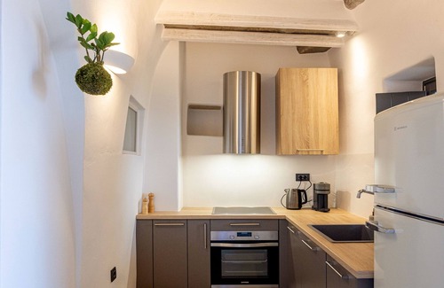 Kardiani House | Living Theros Luxury Suites