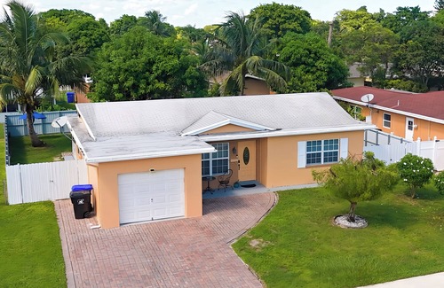 North Lauderdale House | Living Well Homes