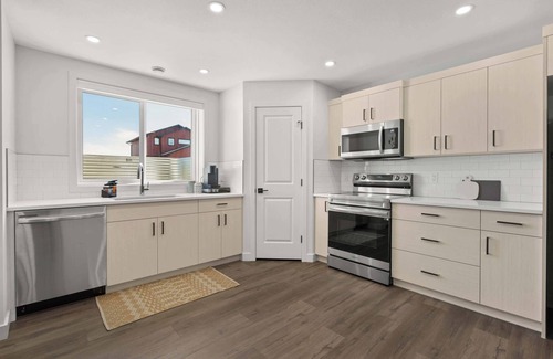 Pincher Creek House | Livingston Way | Family-Friendly Retreat | 55" TV!