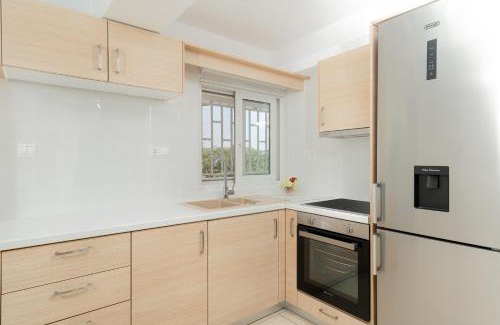 Porto Rafti Apartment | Livingstone Cottage by A&D Properties