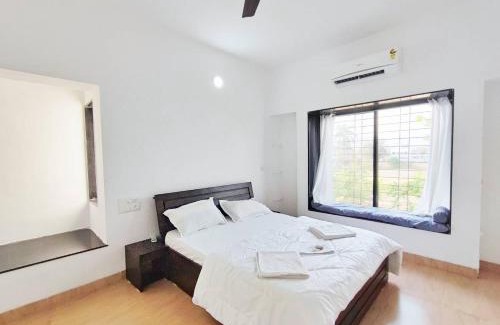 Lonavala Villa | ll EMPYREAN STAY ll SUNFLOWER VILLA ll 3BHK ll AC ll PVT POOL ll FREE WIFI ll