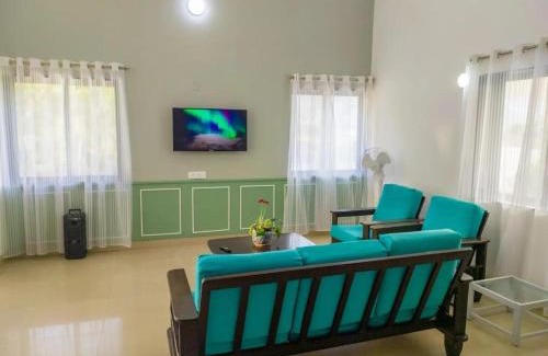 Lonavala Villa | ll EMPYREAN STAY ll SUNFLOWER VILLA ll 3BHK ll AC ll PVT POOL ll FREE WIFI ll