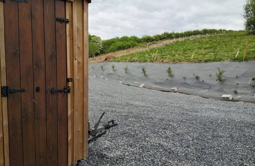 Llandovery Cabin | Llandovery - Cabin - Sleeps 2 - Parking - Garden