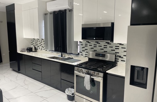 Trincity Villa | Llanos Residences Modern Executive 6 Bedroom 6 Bathroom