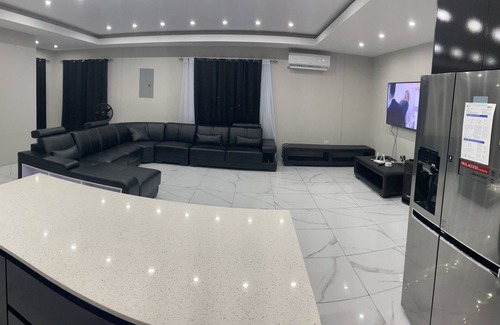 Trincity Villa | Llanos Residences Modern Executive 6 Bedroom 6 Bathroom
