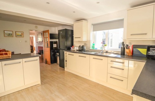 Rhyd-y-foel Cottage | LLECHA, family friendly, with open fire in Colwyn Bay