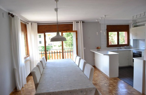 Llivia Apartment | LLIVIA VI - Three Bedroom Apartment, Sleeps 8