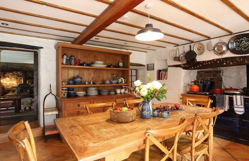 Nant Peris Cottage | LLWYN BEDW, pet friendly, with open fire in Nant Peris
