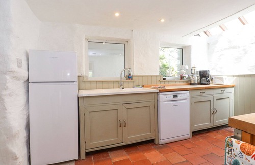 Beddgelert Cottage | LLYS EMRYS, pet friendly, character holiday cottage in Beddgelert