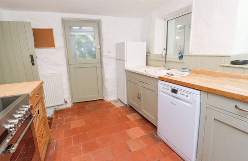 Beddgelert Cottage | LLYS EMRYS, pet friendly, character holiday cottage in Beddgelert
