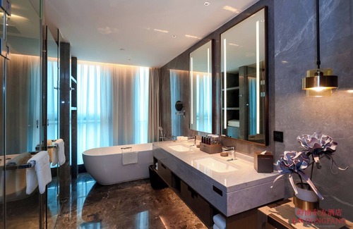 Pazhou Residential District Hotel | LN Dongfang Hotel Pazhou