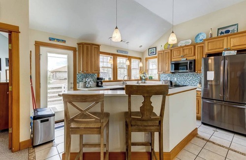 Duck House | Loafing Around In Duck | 1250 ft from the beach | Private Pool, Hot Tub | Duck