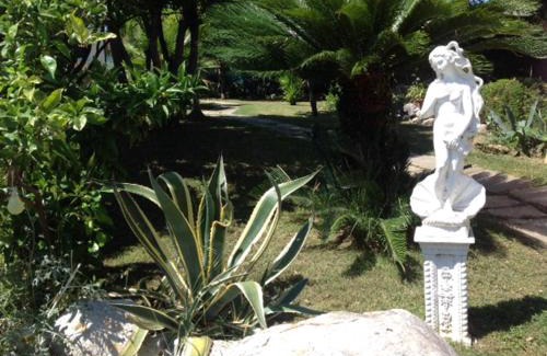 Loano Apartment | Loano Apartment Pool & Garden