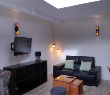Gond-Pontouvre Apartment | Loc'Issime ! Clim - PK privé gratuit