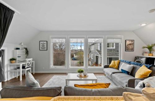 Okotoks Apartment | Local Loft - Downtown Okotoks - 2BD - Private
