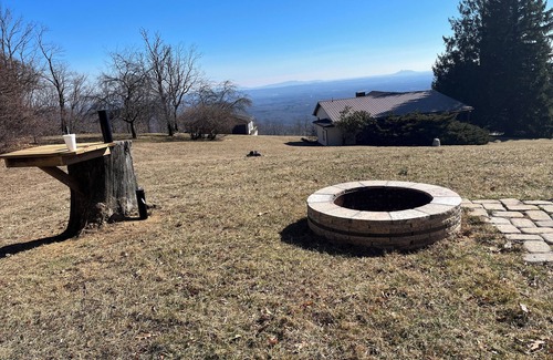 Cana Cabin | Located Atop The Mountain , This Cabin Has An Awesome View Of The Piedmont.