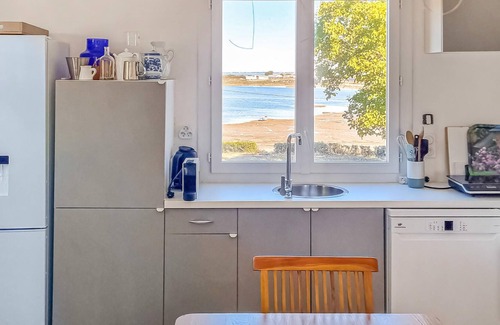 Bourcefranc-le-Chapus House | Located in Bourcefranc-le-Chapus, a stone's throw away, this spacious vacation home welcomes you.