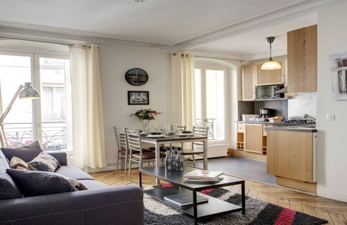 Strasbourg -Saint-Denis Apartment | LOCATED IN A VIBRANT AREA ,TRENDY RESTAURANTS & LOCAL BOUTIQUES - RUE BEAUREGARD