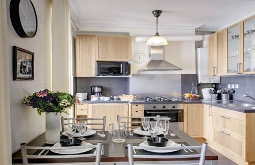 Strasbourg -Saint-Denis Apartment | LOCATED IN A VIBRANT AREA ,TRENDY RESTAURANTS & LOCAL BOUTIQUES - RUE BEAUREGARD