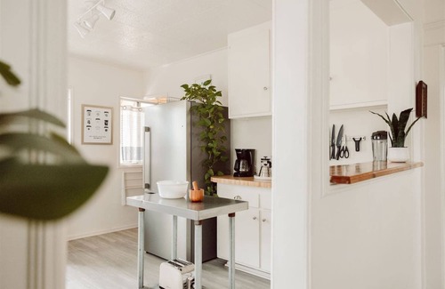 Belmont Heights House | Located in Historic Belmont Heights District - Close to CSULB, Convention Center + Beach