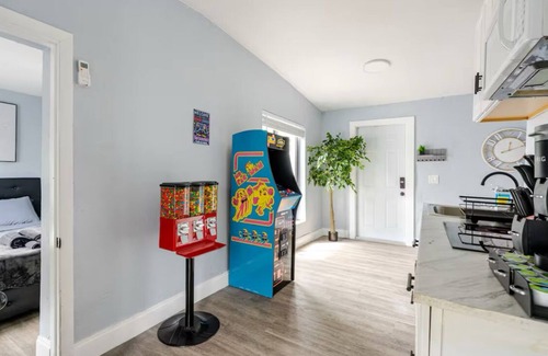 Gladeview House | located in the Heart of Miami near Wynwood,midtown,downtown,midtown,coconutgrove