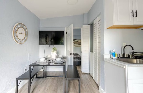 Gladeview House | located in the Heart of Miami near Wynwood,midtown,downtown,midtown,coconutgrove