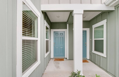 Baymeadows House | Located Minutes from the Beach and Downtown!
