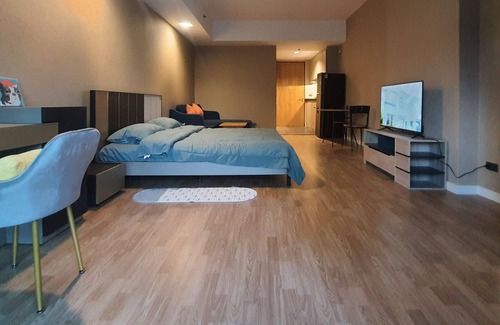 Sathorn Condo | Location at the center of Bangkok. Convenient to travel around city.