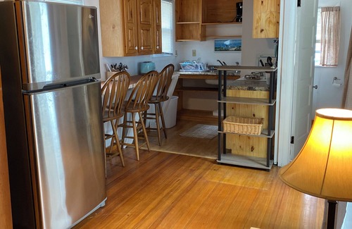 Bass River Cabin | LOCATION! Cabin Sleeps3, POOL, 1 mile to OCEAN, Kitchen/Grill, Pet ok, Parking