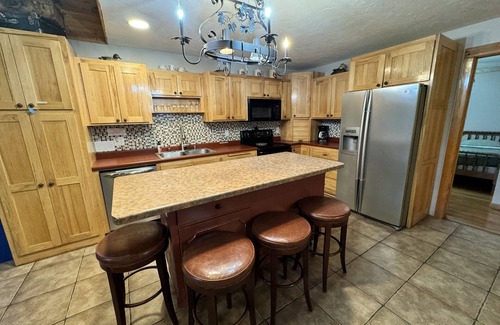 Friendship House | Location! Castle Rock/Wis. Dells/Golf, 5 BDR 2 Bath, 10 Acres. Sleeps 19 in beds